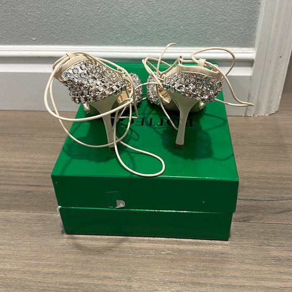 Authentic crystal embellished stretch sandal worn once! - Picture 3 of 4